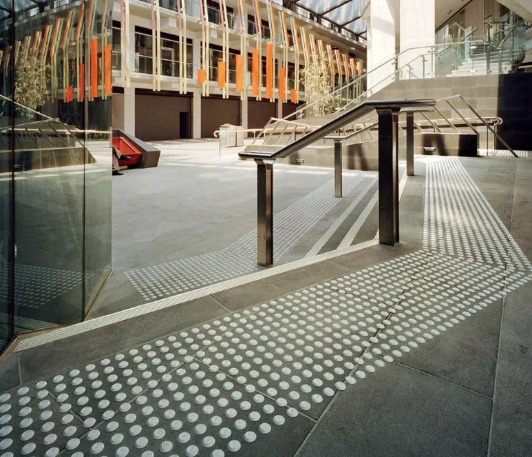 Luminance contrast testing stair nosings and TGSIs AS 1428.1
